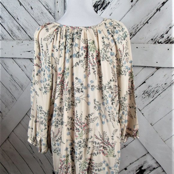 Soft Floral print V-neck Peasant Blouse - Picture 2 of 7